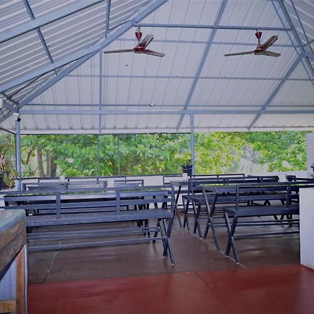Nirupama,Hotel Aluva 700 Mtr From Aluva Railway Station Alwaye Extérieur photo
