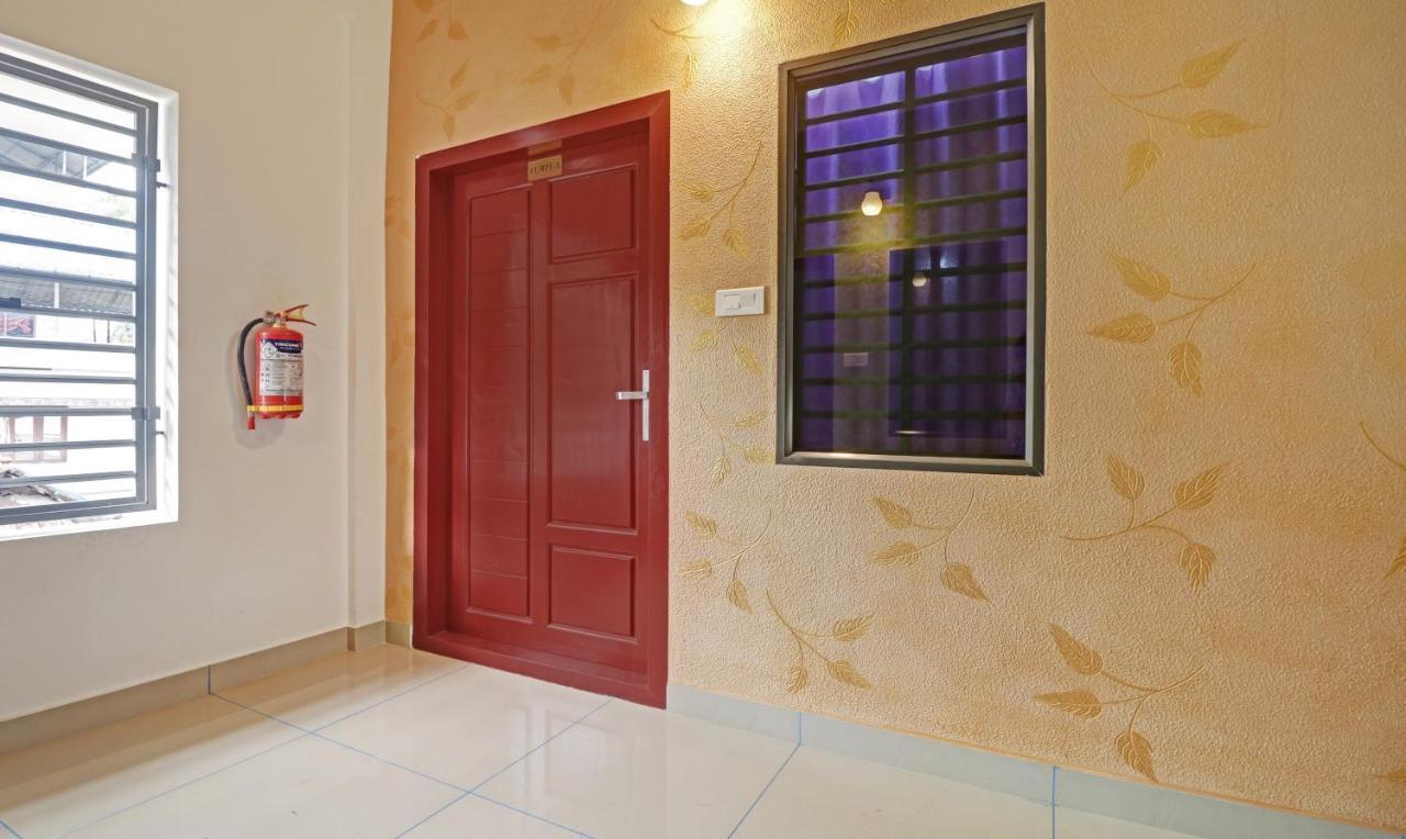 Nirupama,Hotel Aluva 700 Mtr From Aluva Railway Station Alwaye Extérieur photo