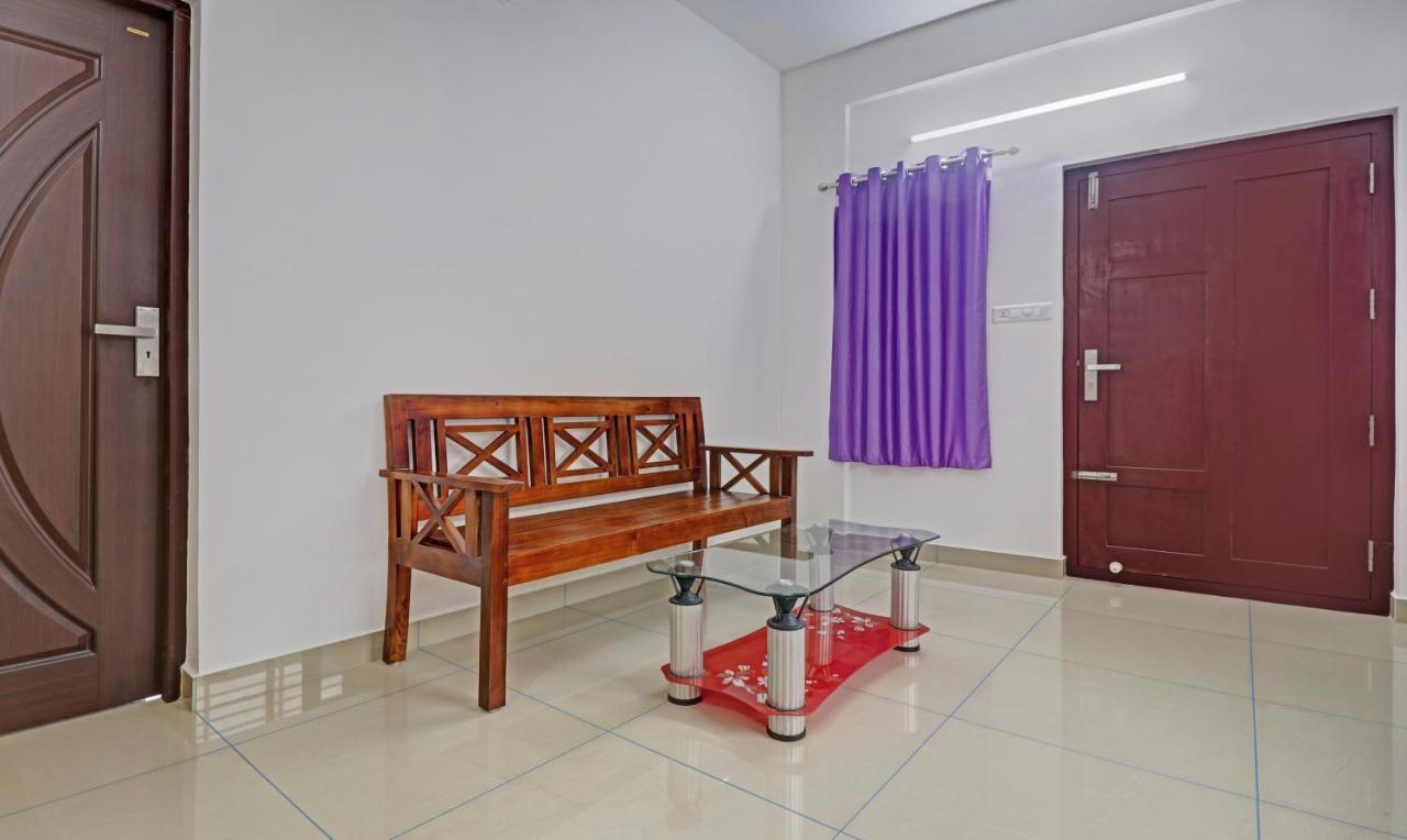 Nirupama,Hotel Aluva 700 Mtr From Aluva Railway Station Alwaye Extérieur photo