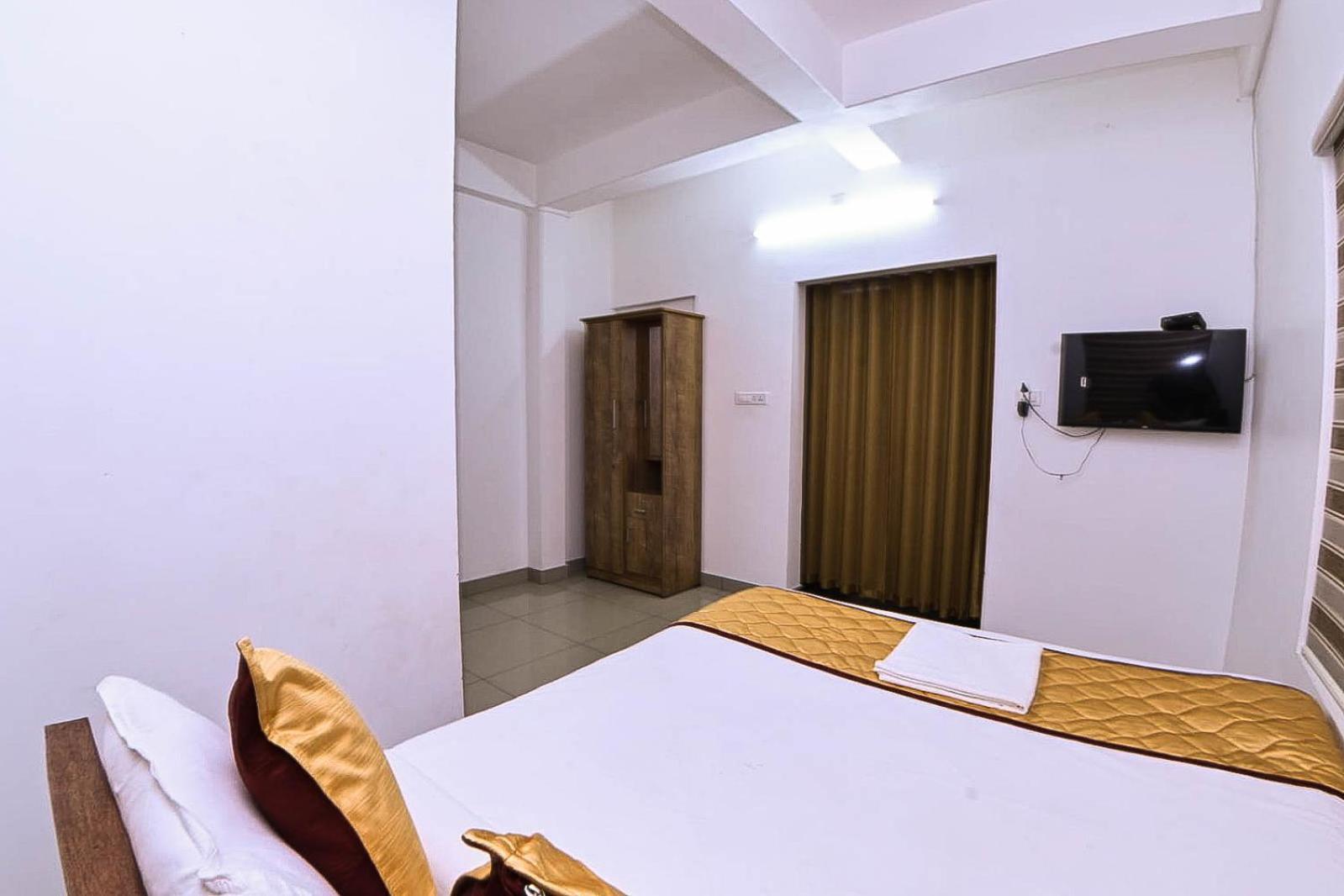 Nirupama,Hotel Aluva 700 Mtr From Aluva Railway Station Alwaye Extérieur photo